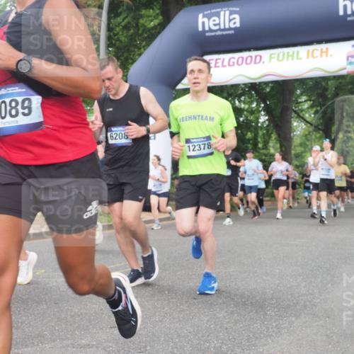 29.06.2025 - hella hamburg halbmarathon KatJ http://msf.ph/oto/8514278 29.06.2025 10:46:04 Zwischen KM18-KM19 2957, 3181, 3425, 6208, 6997, 7259, 7287, 8089 meine-sportfotos.de