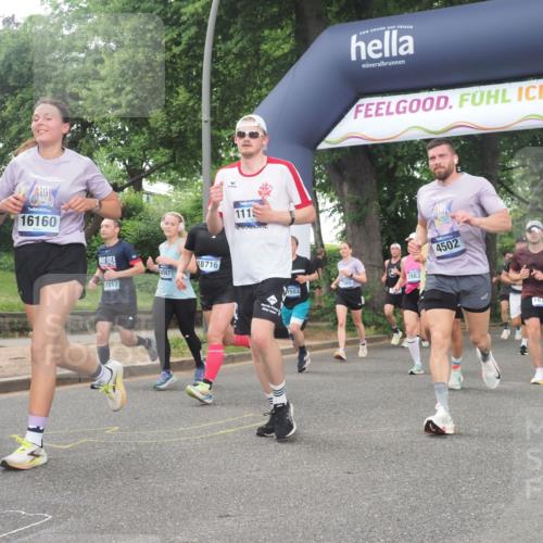 29.06.2025 - hella hamburg halbmarathon KatJ http://msf.ph/oto/8514385 29.06.2025 10:46:08 Zwischen KM18-KM19 3181, 3425, 3983, 4502, 6208, 6997, 7287, 8089 meine-sportfotos.de