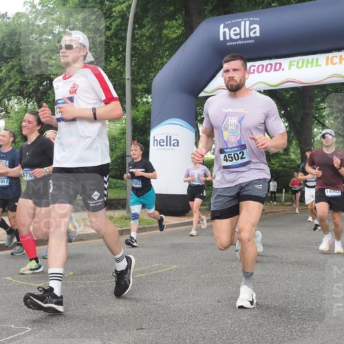 29.06.2025 - hella hamburg halbmarathon KatJ http://msf.ph/oto/8514396 29.06.2025 10:46:08 Zwischen KM18-KM19 3181, 3425, 3983, 4502, 6208, 6997, 7287, 8089 meine-sportfotos.de
