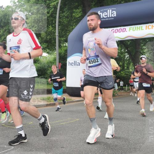 29.06.2025 - hella hamburg halbmarathon KatJ http://msf.ph/oto/8514403 29.06.2025 10:46:08 Zwischen KM18-KM19 3181, 3425, 3983, 4502, 6208, 6997, 7287, 8089 meine-sportfotos.de