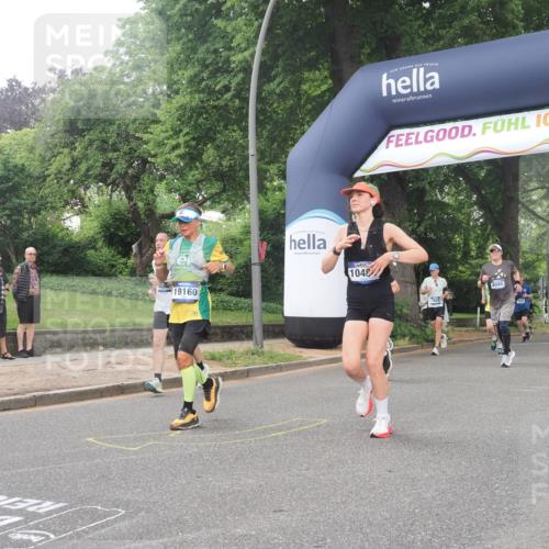 29.06.2025 - hella hamburg halbmarathon KatJ http://msf.ph/oto/8514668 29.06.2025 10:46:19 Zwischen KM18-KM19 2780, 4986, 6220, 8030 meine-sportfotos.de