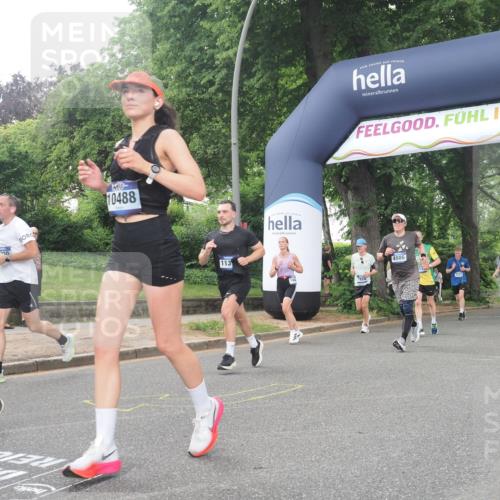 29.06.2025 - hella hamburg halbmarathon KatJ http://msf.ph/oto/8514694 29.06.2025 10:46:19 Zwischen KM18-KM19 2780, 4986, 6220, 8030 meine-sportfotos.de