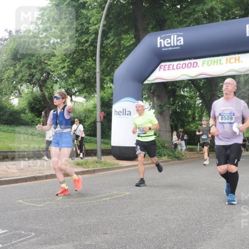 29.06.2025 - hella hamburg halbmarathon KatJ http://msf.ph/oto/8514817 29.06.2025 10:46:24 Zwischen KM18-KM19 4986, 7031, 7223, 7824, 8030, 8509 meine-sportfotos.de