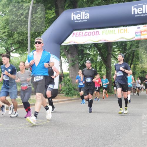 29.06.2025 - hella hamburg halbmarathon KatJ http://msf.ph/oto/8515131 29.06.2025 10:46:38 Zwischen KM18-KM19 1019, 1544, 2426, 2730, 4238, 6033, 6087, 6754 meine-sportfotos.de