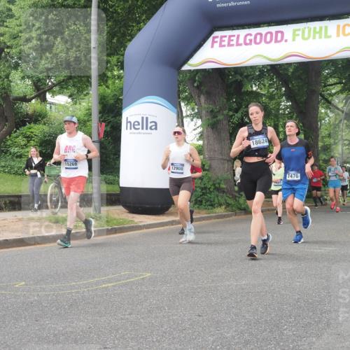 29.06.2025 - hella hamburg halbmarathon KatJ http://msf.ph/oto/8515456 29.06.2025 10:46:52 Zwischen KM18-KM19 7476, 8481, 8531 meine-sportfotos.de