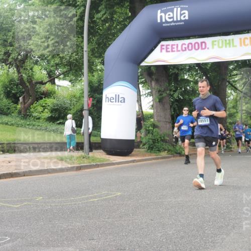 29.06.2025 - hella hamburg halbmarathon KatJ http://msf.ph/oto/8515944 29.06.2025 10:47:10 Zwischen KM18-KM19 2167, 5272, 8749 meine-sportfotos.de