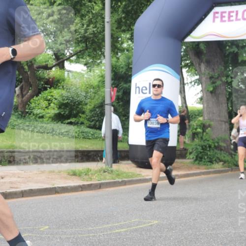 29.06.2025 - hella hamburg halbmarathon KatJ http://msf.ph/oto/8515966 29.06.2025 10:47:11 Zwischen KM18-KM19 5272, 8749 meine-sportfotos.de