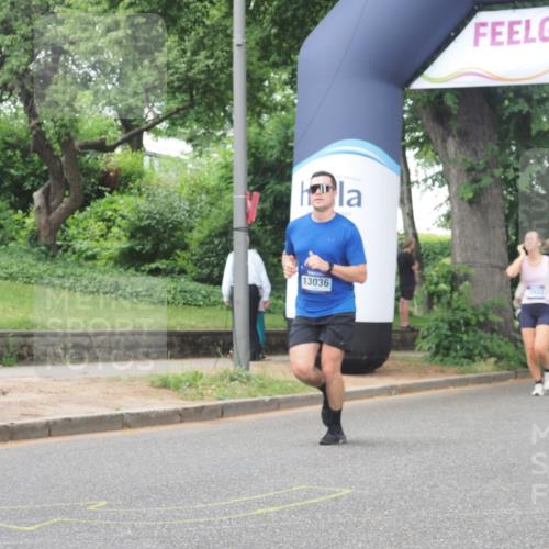 29.06.2025 - hella hamburg halbmarathon KatJ http://msf.ph/oto/8515971 29.06.2025 10:47:11 Zwischen KM18-KM19 5272, 8749 meine-sportfotos.de