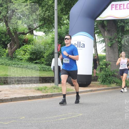 29.06.2025 - hella hamburg halbmarathon KatJ http://msf.ph/oto/8515975 29.06.2025 10:47:11 Zwischen KM18-KM19 5272, 8749 meine-sportfotos.de