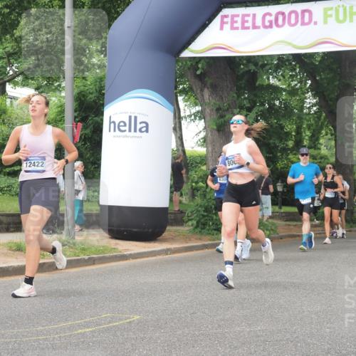 29.06.2025 - hella hamburg halbmarathon KatJ http://msf.ph/oto/8516074 29.06.2025 10:47:14 Zwischen KM18-KM19 5272, 8003 meine-sportfotos.de