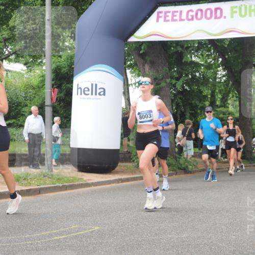 29.06.2025 - hella hamburg halbmarathon KatJ http://msf.ph/oto/8516090 29.06.2025 10:47:14 Zwischen KM18-KM19 5272, 8003 meine-sportfotos.de