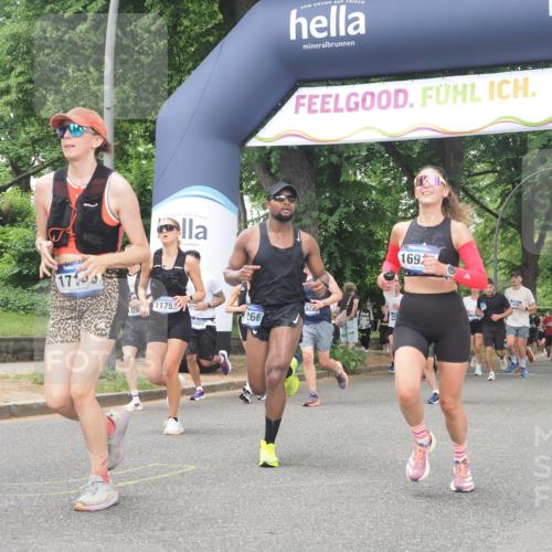 29.06.2025 - hella hamburg halbmarathon KatJ http://msf.ph/oto/8516195 29.06.2025 10:47:18 Zwischen KM18-KM19 5775, 5885, 6309, 7761, 8003, 8290 meine-sportfotos.de