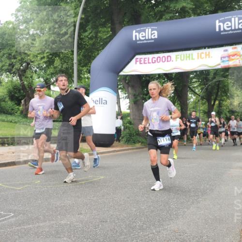 29.06.2025 - hella hamburg halbmarathon KatJ http://msf.ph/oto/8516289 29.06.2025 10:47:22 Zwischen KM18-KM19 2978, 5775, 5839, 5885, 6201, 6309, 7761, 8003, 8290 meine-sportfotos.de