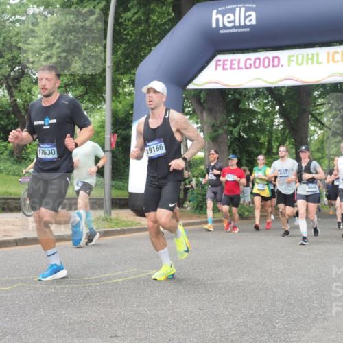 29.06.2025 - hella hamburg halbmarathon KatJ http://msf.ph/oto/8516365 29.06.2025 10:47:25 Zwischen KM18-KM19 1420, 2978, 5839, 6201, 7761, 8290, 8662 meine-sportfotos.de