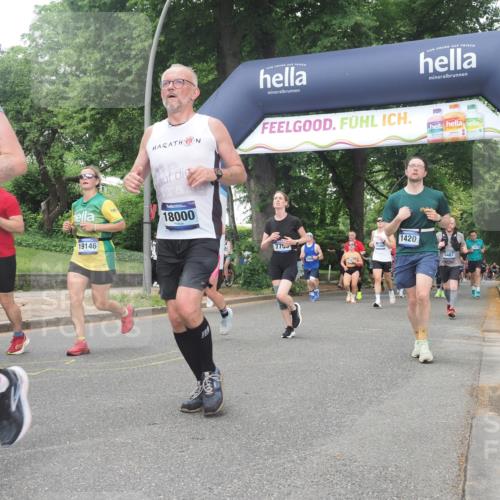 29.06.2025 - hella hamburg halbmarathon KatJ http://msf.ph/oto/8516452 29.06.2025 10:47:28 Zwischen KM18-KM19 1420, 2391, 4592, 5839, 6201, 6487, 7759, 8191, 8662 meine-sportfotos.de