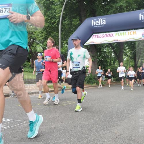 29.06.2025 - hella hamburg halbmarathon KatJ http://msf.ph/oto/8516575 29.06.2025 10:47:33 Zwischen KM18-KM19 1364, 1420, 1653, 2391, 3097, 4068, 4592, 6487, 6921, 7759, 8191 meine-sportfotos.de