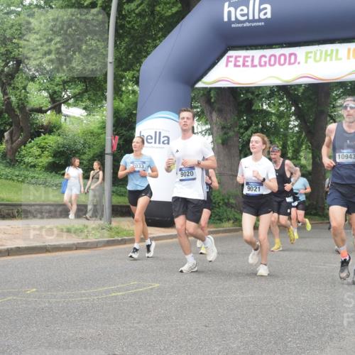 29.06.2025 - hella hamburg halbmarathon KatJ http://msf.ph/oto/8516642 29.06.2025 10:47:35 Zwischen KM18-KM19 1364, 1653, 3097, 4068, 4592, 6487, 6921, 7033, 8191 meine-sportfotos.de