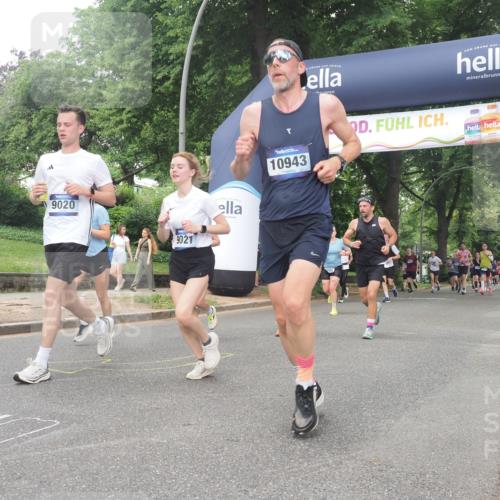 29.06.2025 - hella hamburg halbmarathon KatJ http://msf.ph/oto/8516670 29.06.2025 10:47:36 Zwischen KM18-KM19 1364, 1653, 3097, 4068, 6487, 6921, 7033 meine-sportfotos.de