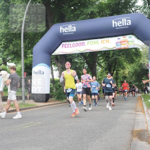 29.06.2025 - hella hamburg halbmarathon KatJ http://msf.ph/oto/8516754 29.06.2025 10:47:42 Zwischen KM18-KM19 1006, 1414, 1453, 2011, 2086, 2322, 2323, 7033 meine-sportfotos.de