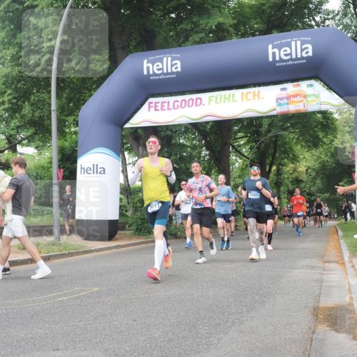 29.06.2025 - hella hamburg halbmarathon KatJ http://msf.ph/oto/8516759 29.06.2025 10:47:42 Zwischen KM18-KM19 1006, 1414, 1453, 2011, 2086, 2322, 2323, 7033 meine-sportfotos.de