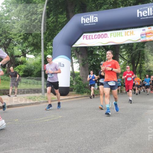 29.06.2025 - hella hamburg halbmarathon KatJ http://msf.ph/oto/8516923 29.06.2025 10:47:46 Zwischen KM18-KM19 1006, 1190, 1414, 2011, 2322, 2323, 8483 meine-sportfotos.de