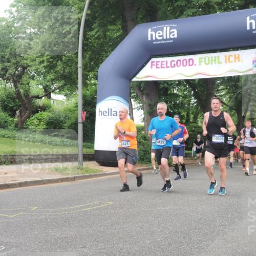 29.06.2025 - hella hamburg halbmarathon KatJ http://msf.ph/oto/8517048 29.06.2025 10:47:50 Zwischen KM18-KM19 1190, 2322, 2323, 8154, 8421, 8422, 8483 meine-sportfotos.de