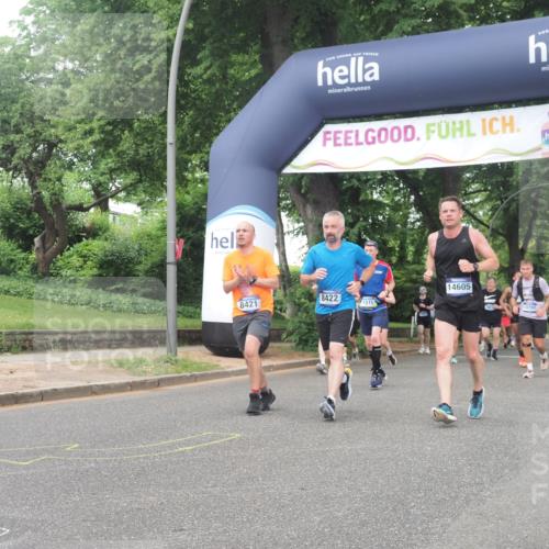 29.06.2025 - hella hamburg halbmarathon KatJ http://msf.ph/oto/8517051 29.06.2025 10:47:50 Zwischen KM18-KM19 1190, 2322, 2323, 8154, 8421, 8422, 8483 meine-sportfotos.de