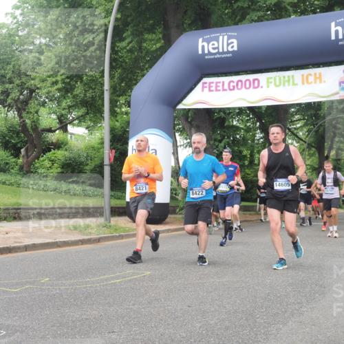 29.06.2025 - hella hamburg halbmarathon KatJ http://msf.ph/oto/8517058 29.06.2025 10:47:50 Zwischen KM18-KM19 1190, 2322, 2323, 8154, 8421, 8422, 8483 meine-sportfotos.de