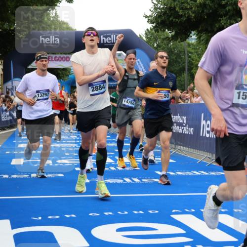 29.06.2025 - hella hamburg halbmarathon Strokosch-Dieckow http://msf.ph/oto/8517061 29.06.2025 10:55:02 Ziel 2448, 2884, 3041, 3652, 3791, 3945, 4249, 4616, 4938, 5020, 6355, 6433, 8514, 8691, 8698, 9060, 9361, 9380, 10191, 10192, 10266, 11333, 11747, 11976, 12248, 12961, 13297, 13988, 14638, 14750, 14845, 14948, 15126, 15156, 15879, 16047, 16108, 16630, 17803, 17842, 18181, 18325 meine-sportfotos.de