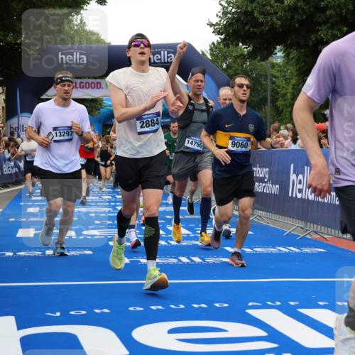 29.06.2025 - hella hamburg halbmarathon Strokosch-Dieckow http://msf.ph/oto/8517067 29.06.2025 10:55:03 Ziel 1549, 1628, 2119, 2448, 2884, 3041, 3652, 3791, 3945, 4249, 4616, 4938, 5020, 6355, 6433, 8514, 8691, 8698, 9060, 9361, 9380, 10191, 10192, 10266, 11333, 11747, 11976, 12248, 12961, 13297, 13988, 14750, 14834, 14845, 14948, 15126, 15879, 16047, 16108, 16630, 17803, 17842, 18181, 18325 meine-sportfotos.de