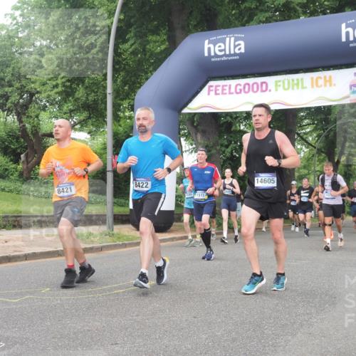 29.06.2025 - hella hamburg halbmarathon KatJ http://msf.ph/oto/8517082 29.06.2025 10:47:51 Zwischen KM18-KM19 1190, 8154, 8421, 8422, 8483 meine-sportfotos.de