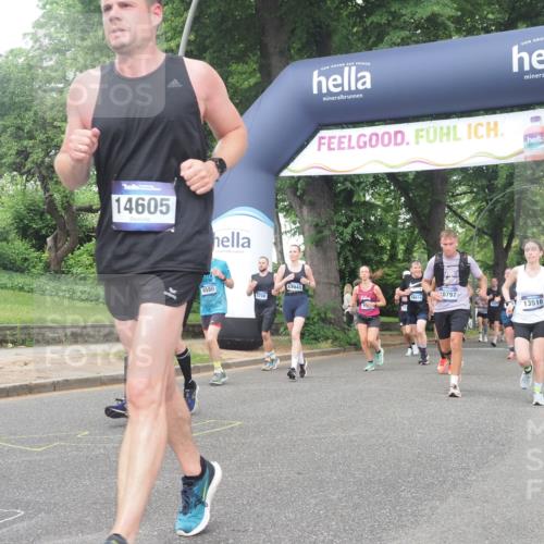 29.06.2025 - hella hamburg halbmarathon KatJ http://msf.ph/oto/8517119 29.06.2025 10:47:52 Zwischen KM18-KM19 1190, 3740, 6580, 7006, 8154, 8421, 8422, 8483 meine-sportfotos.de
