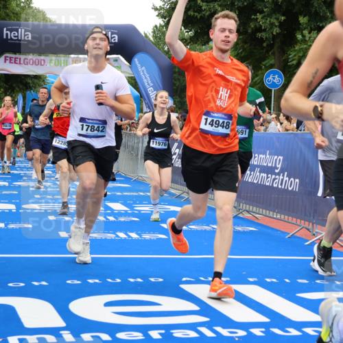 29.06.2025 - hella hamburg halbmarathon Strokosch-Dieckow http://msf.ph/oto/8517129 29.06.2025 10:55:05 Ziel 1549, 1628, 2119, 2448, 2884, 3041, 3652, 3791, 3945, 4249, 4616, 4903, 4938, 5020, 6355, 6433, 8691, 8698, 9060, 9361, 9380, 10191, 10192, 10582, 11333, 11747, 11976, 12248, 12961, 13297, 14750, 14834, 14948, 15126, 15854, 15879, 16108, 16630, 17803, 17842, 18031, 18181, 18966 meine-sportfotos.de