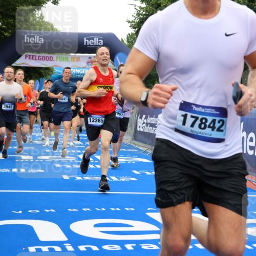 29.06.2025 - hella hamburg halbmarathon Strokosch-Dieckow http://msf.ph/oto/8517159 29.06.2025 10:55:06 Ziel 1549, 1628, 2119, 2448, 2884, 3041, 3791, 3945, 4249, 4616, 4903, 4938, 6355, 8691, 8973, 9060, 9361, 9380, 10188, 10191, 10192, 10582, 11333, 11747, 11976, 12248, 12961, 13297, 14750, 14834, 14948, 15126, 15854, 15879, 16108, 16630, 17803, 17842, 18031, 18966 meine-sportfotos.de