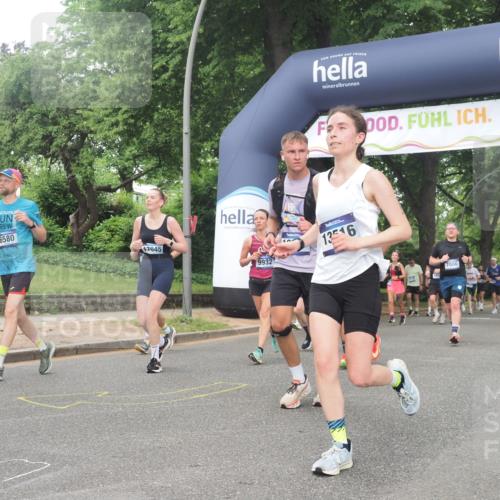 29.06.2025 - hella hamburg halbmarathon KatJ http://msf.ph/oto/8517172 29.06.2025 10:47:54 Zwischen KM18-KM19 3740, 5602, 5603, 5708, 6580, 7006, 7757, 8154, 8421, 8422 meine-sportfotos.de