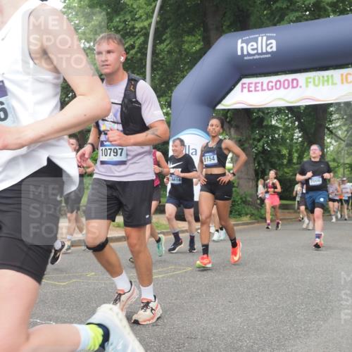 29.06.2025 - hella hamburg halbmarathon KatJ http://msf.ph/oto/8517206 29.06.2025 10:47:54 Zwischen KM18-KM19 3740, 5602, 5603, 5708, 6580, 7006, 7757, 8154, 8421, 8422 meine-sportfotos.de