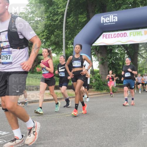 29.06.2025 - hella hamburg halbmarathon KatJ http://msf.ph/oto/8517221 29.06.2025 10:47:55 Zwischen KM18-KM19 3740, 5602, 5603, 5708, 6580, 7006, 7757, 8154, 8421, 8422 meine-sportfotos.de