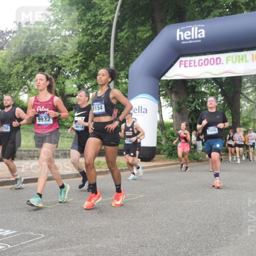 29.06.2025 - hella hamburg halbmarathon KatJ http://msf.ph/oto/8517233 29.06.2025 10:47:55 Zwischen KM18-KM19 3740, 5602, 5603, 5708, 6580, 7006, 7757, 8154, 8421, 8422 meine-sportfotos.de