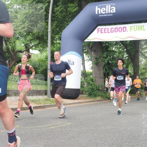 29.06.2025 - hella hamburg halbmarathon KatJ http://msf.ph/oto/8517271 29.06.2025 10:47:57 Zwischen KM18-KM19 3740, 5602, 5603, 5708, 6580, 7006, 7757, 8154, 8422 meine-sportfotos.de