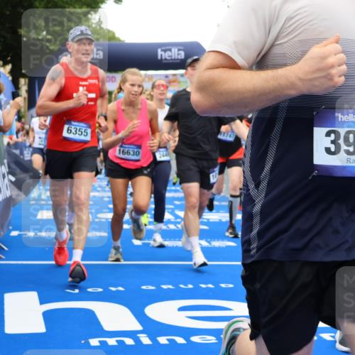 29.06.2025 - hella hamburg halbmarathon Strokosch-Dieckow http://msf.ph/oto/8517272 29.06.2025 10:55:08 Ziel 1549, 1628, 2119, 2448, 2884, 3041, 3791, 3945, 4903, 4938, 6355, 6891, 8691, 8973, 9060, 9361, 9380, 10188, 10191, 10192, 10582, 11333, 11747, 11976, 12248, 12961, 13297, 14750, 14834, 14948, 15126, 15854, 15879, 16108, 16521, 16630, 17803, 17842, 18031, 18966 meine-sportfotos.de