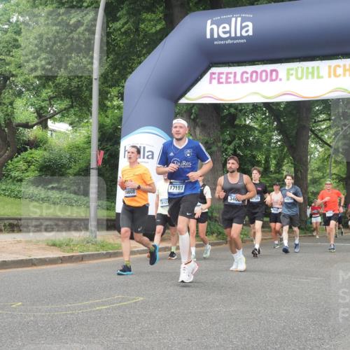 29.06.2025 - hella hamburg halbmarathon KatJ http://msf.ph/oto/8517380 29.06.2025 10:48:01 Zwischen KM18-KM19 3400, 5602, 5603, 5708, 6708, 7757 meine-sportfotos.de