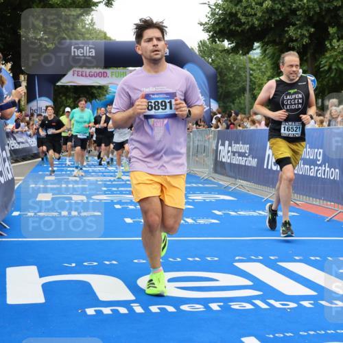 29.06.2025 - hella hamburg halbmarathon Strokosch-Dieckow http://msf.ph/oto/8517386 29.06.2025 10:55:15 Ziel 1549, 1628, 2119, 2448, 3041, 4189, 4903, 5287, 5643, 6355, 6723, 6891, 8487, 8973, 9361, 10188, 10191, 10192, 10263, 10582, 11184, 11747, 12248, 12526, 13236, 13470, 14834, 15854, 16108, 16521, 16985, 18031, 18290, 18380, 18531, 18966 meine-sportfotos.de