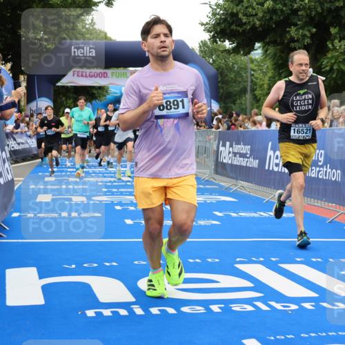 29.06.2025 - hella hamburg halbmarathon Strokosch-Dieckow http://msf.ph/oto/8517391 29.06.2025 10:55:15 Ziel 1549, 1628, 2119, 2448, 3041, 4189, 4903, 5287, 5643, 6355, 6723, 6891, 8487, 8973, 9361, 10188, 10191, 10192, 10263, 10582, 11184, 11747, 12248, 12526, 13236, 13470, 14834, 15854, 16108, 16521, 16985, 18031, 18290, 18380, 18531, 18966 meine-sportfotos.de
