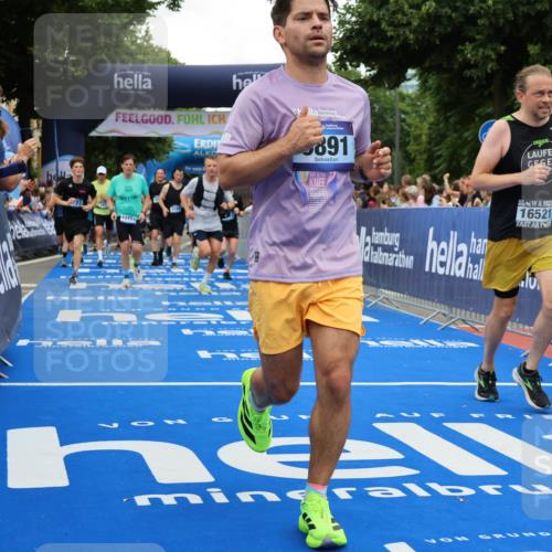29.06.2025 - hella hamburg halbmarathon Strokosch-Dieckow http://msf.ph/oto/8517411 29.06.2025 10:55:15 Ziel 1549, 1628, 2119, 2448, 3041, 4189, 4903, 5287, 5643, 6355, 6723, 6891, 8487, 8973, 9361, 10188, 10191, 10192, 10263, 10582, 11184, 11747, 12248, 12526, 13236, 13470, 14834, 15854, 16108, 16521, 16985, 18031, 18290, 18380, 18531, 18966 meine-sportfotos.de