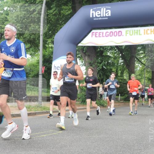 29.06.2025 - hella hamburg halbmarathon KatJ http://msf.ph/oto/8517431 29.06.2025 10:48:02 Zwischen KM18-KM19 3400, 5602, 5603, 6708, 7757 meine-sportfotos.de