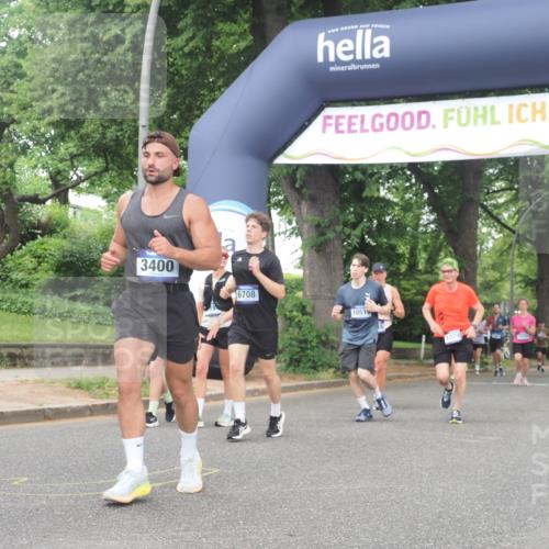 29.06.2025 - hella hamburg halbmarathon KatJ http://msf.ph/oto/8517446 29.06.2025 10:48:03 Zwischen KM18-KM19 3400, 6708, 7049 meine-sportfotos.de
