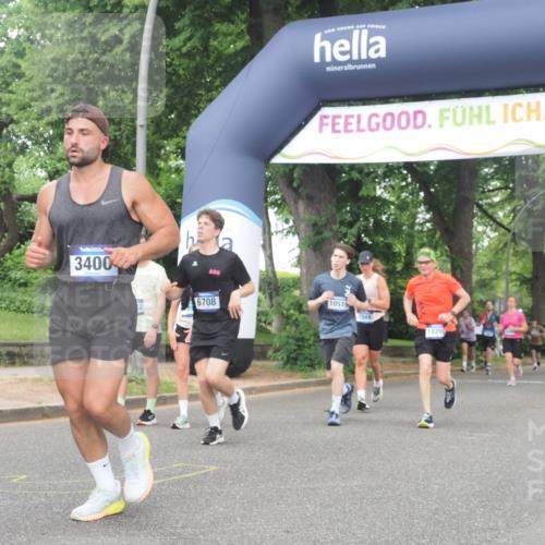 29.06.2025 - hella hamburg halbmarathon KatJ http://msf.ph/oto/8517460 29.06.2025 10:48:03 Zwischen KM18-KM19 3400, 6708, 7049 meine-sportfotos.de