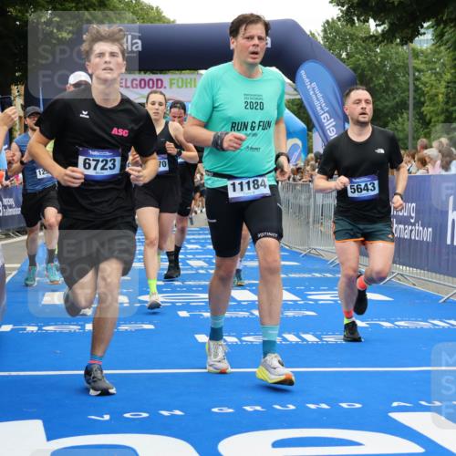 29.06.2025 - hella hamburg halbmarathon Strokosch-Dieckow http://msf.ph/oto/8517487 29.06.2025 10:55:18 Ziel 1130, 2771, 4189, 4903, 5287, 5643, 6723, 6891, 6938, 8487, 8973, 10188, 10263, 10582, 11184, 12526, 13234, 13236, 13470, 15854, 16521, 16985, 17603, 17940, 18031, 18290, 18380, 18531, 18966 meine-sportfotos.de