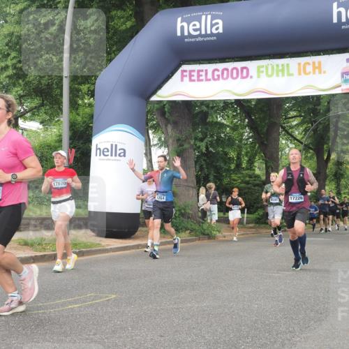 29.06.2025 - hella hamburg halbmarathon KatJ http://msf.ph/oto/8517541 29.06.2025 10:48:08 Zwischen KM18-KM19 1264, 6708, 7049, 8721 meine-sportfotos.de