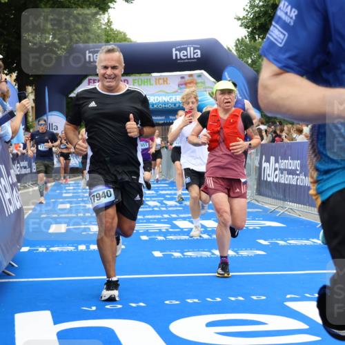 29.06.2025 - hella hamburg halbmarathon Strokosch-Dieckow http://msf.ph/oto/8517543 29.06.2025 10:55:23 Ziel 1130, 2252, 2771, 4189, 4951, 5287, 5319, 5643, 6591, 6723, 6938, 8487, 10263, 11184, 12526, 12584, 13234, 13236, 13470, 14036, 16213, 16334, 16609, 16985, 17603, 17940, 18290, 18380, 18531 meine-sportfotos.de